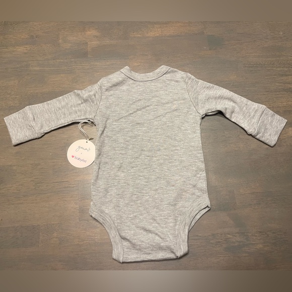 👶🏻 NEW! • Goumi • Gray Long sleeve bodysuit | 3-6 months - Picture 3 of 3